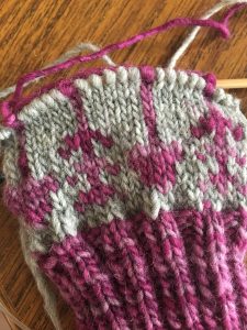 Knitting three color colorwork 